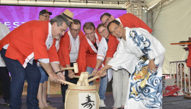 Evento contou com o tradicional ritual do Kagami Biraki
