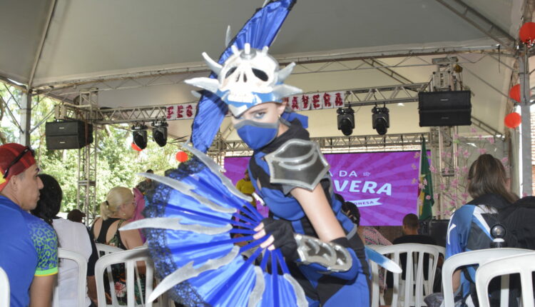 Jenifer Muniz, como Kitana, da série Mortal Kombat, foi a vencedora do Concurso Cosplay