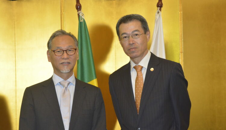 Com o diretor presidente da Jetro, Hiroshi Hara