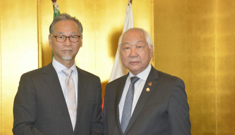Com o presidente do Conselho do Bunkyo, Jorge Yamashita