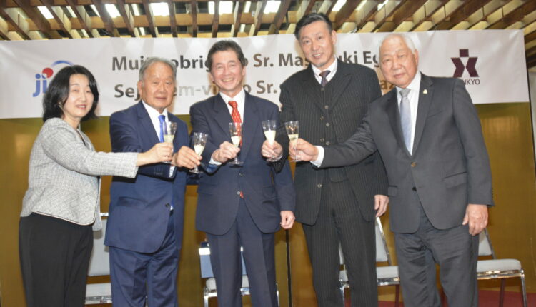 Cônsul Chiho Komuro, Renato Ishikawa, Masayuki Eguchi, Akihiro Miyazaki e Jorge Yamashita