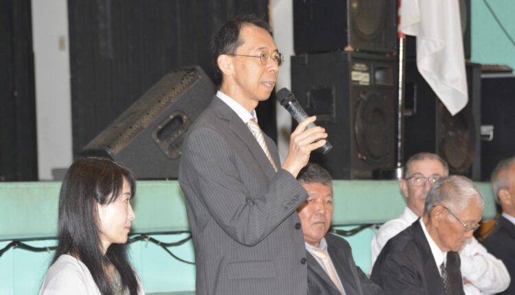 Cônsul geral Toru Shimizu fez palestra sobre o tema Waka